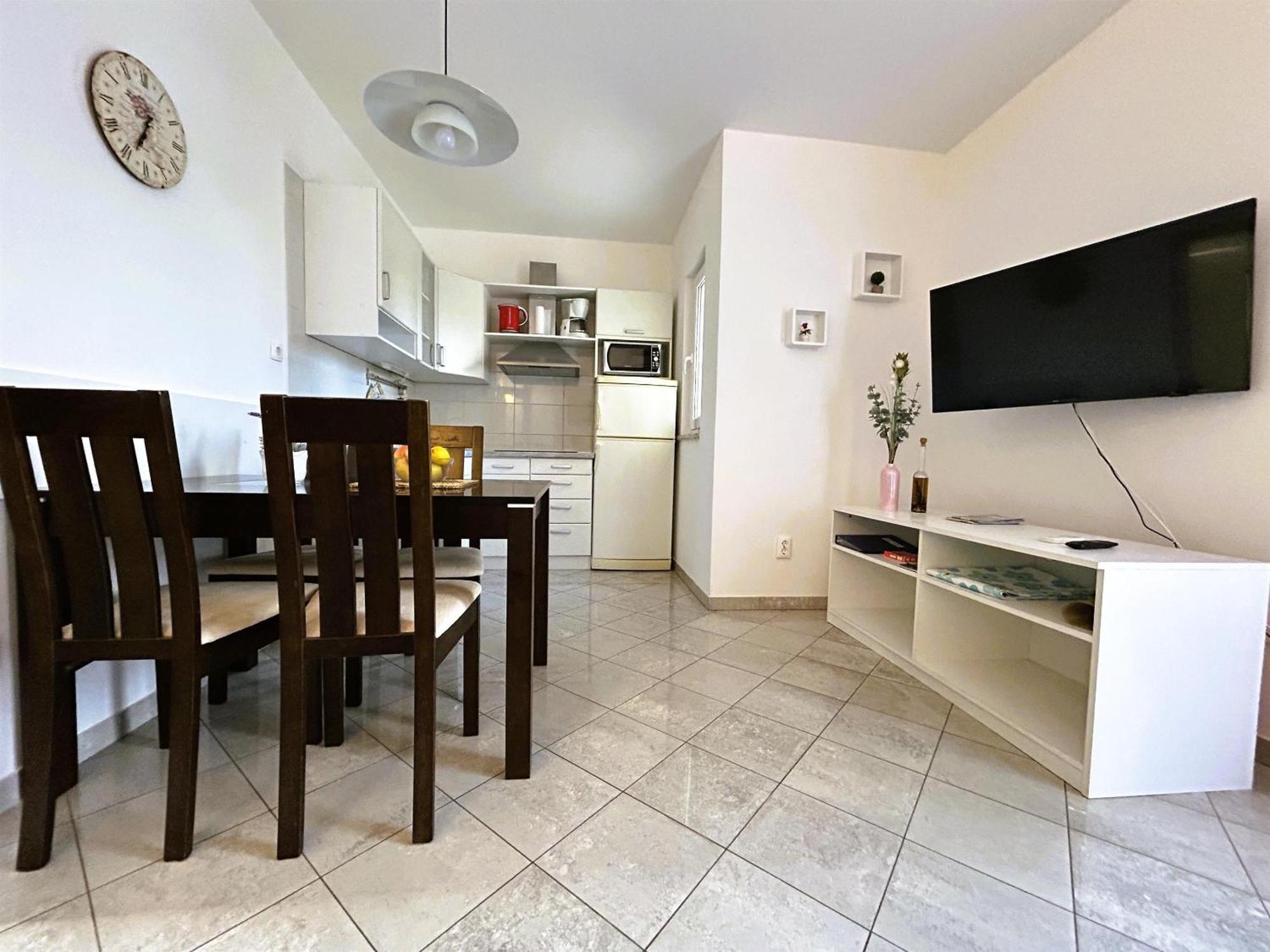 Apartments Vesna Malinska Eksteriør bilde